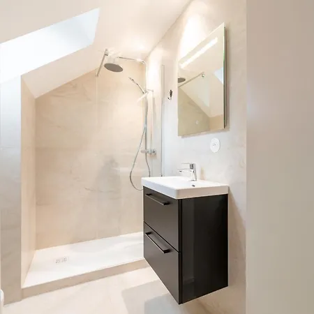 Apartament Chez Lilly - Neuf - De Gamme - Tram - Proche Centre-ville - Confort - Climatisation *