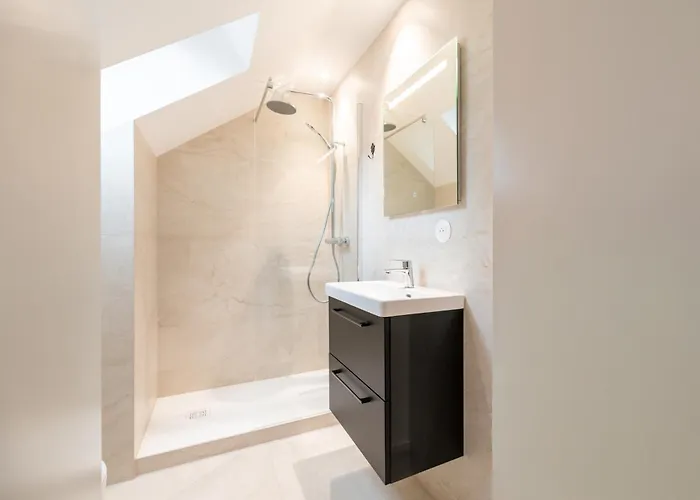 Apartament Chez Lilly - Neuf - De Gamme - Tram - Proche Centre-ville - Confort - Climatisation *